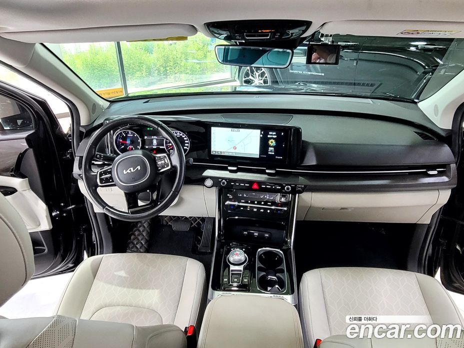 Kia Carnival 9-Seater Noblesse