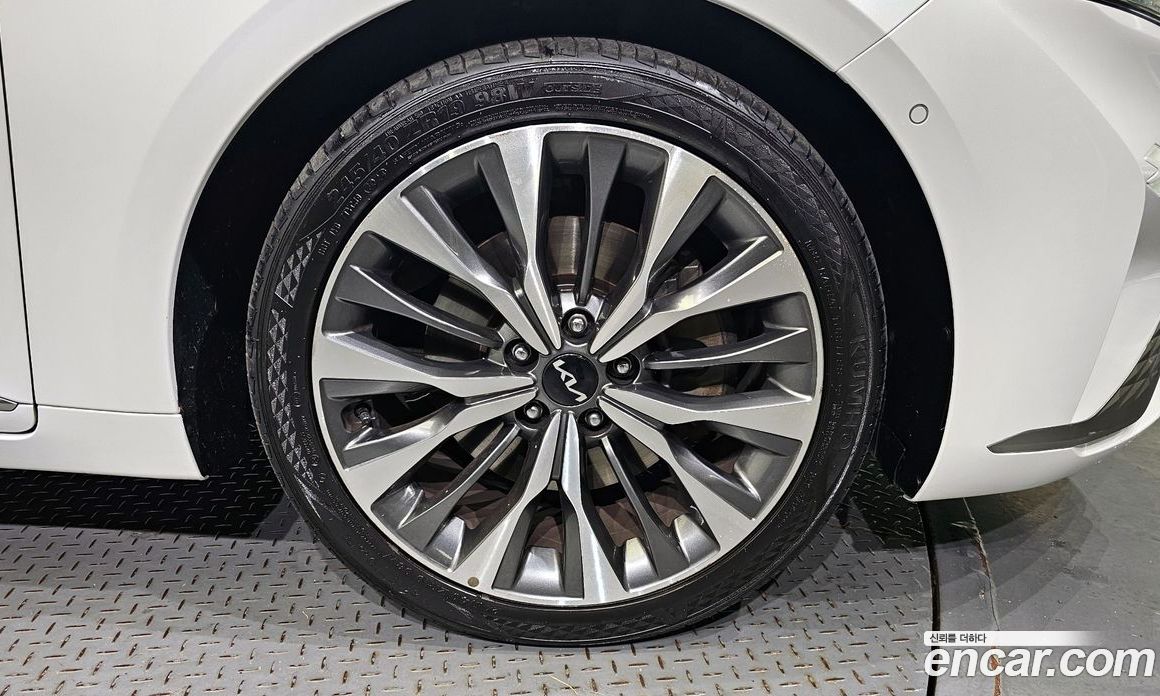 Kia K8 2.5 Gasoline 2WD
