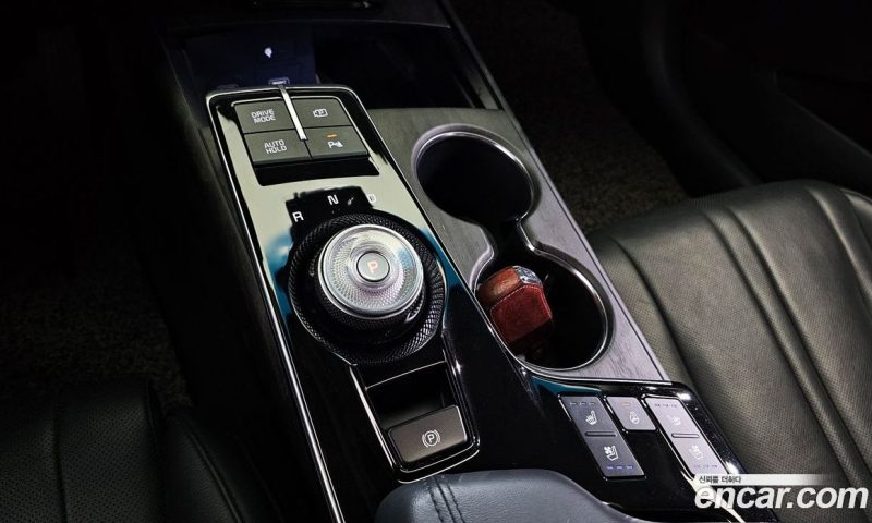Kia K8 2.5 Gasoline 2WD