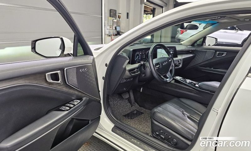 Kia K8 2.5 Gasoline 2WD
