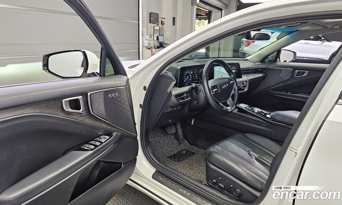 Kia K8 2.5 Gasoline 2WD