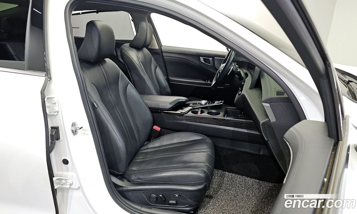 Kia K8 2.5 Gasoline 2WD
