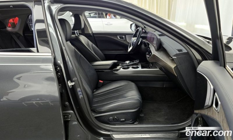 Kia K8 2.5 Gasoline 2WD