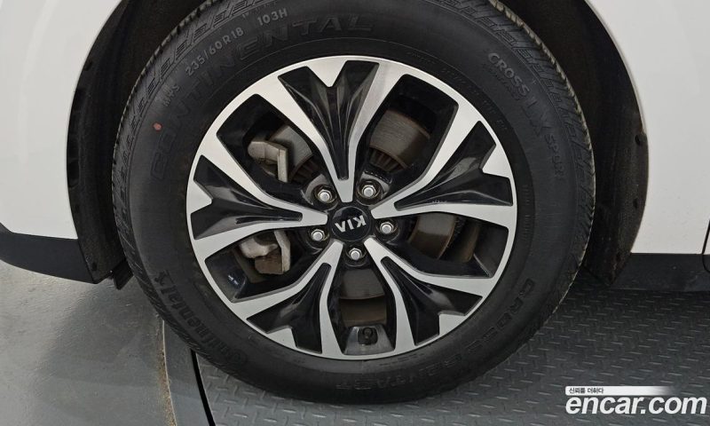 Kia Carnival 9-Seater Prestige