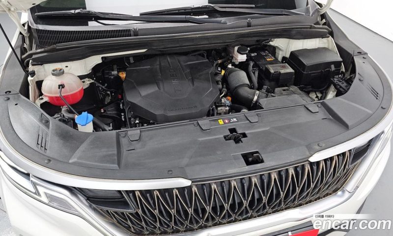 Kia Carnival 9-Seater Prestige