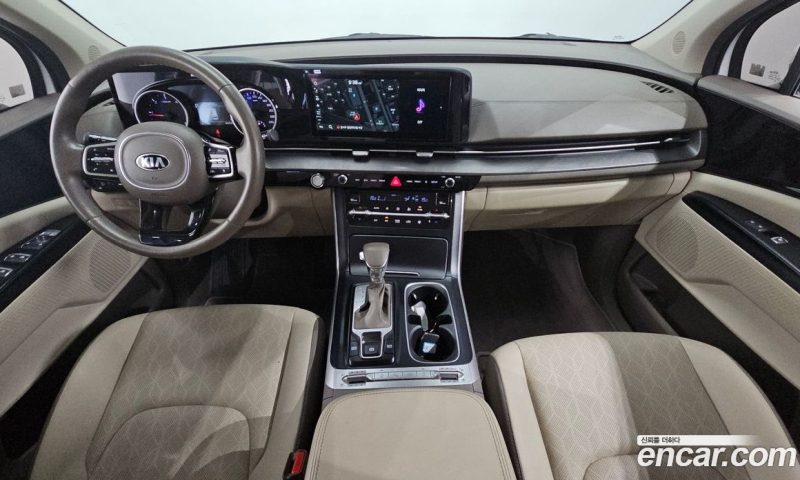 Kia Carnival 9-Seater Prestige