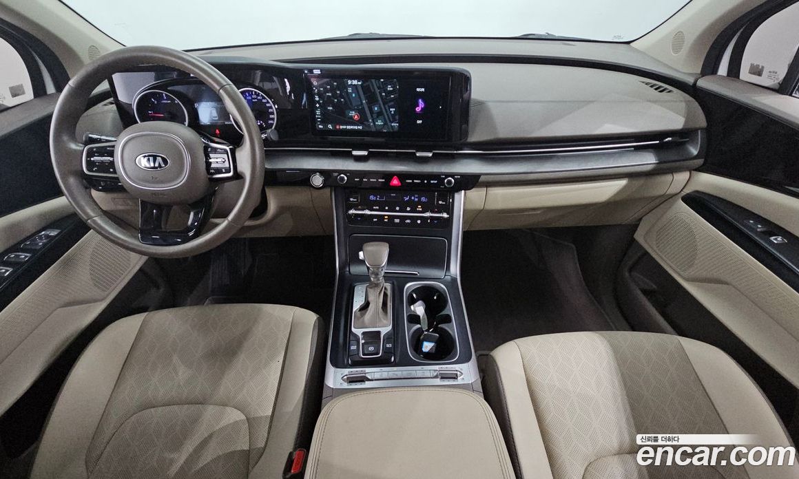 Kia Carnival 9-Seater Prestige