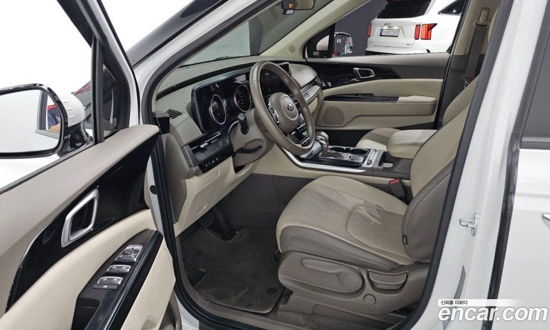 Kia Carnival 9-Seater Prestige