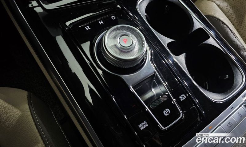 Kia Carnival 9-Seater Signature