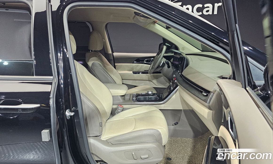 Kia Carnival 9-Seater Signature