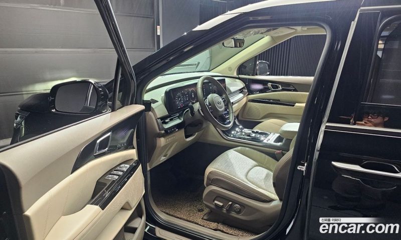 Kia Carnival 9-Seater Signature