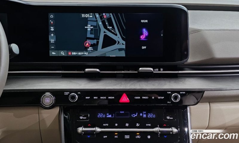 Kia Carnival 9-Seater Signature