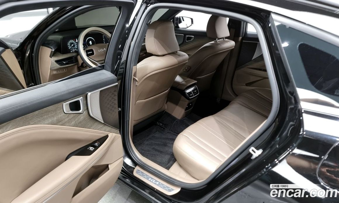 Kia K8 2.5 Gasoline 2WD