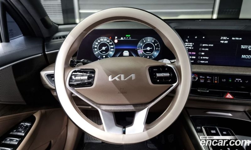 Kia K8 2.5 Gasoline 2WD