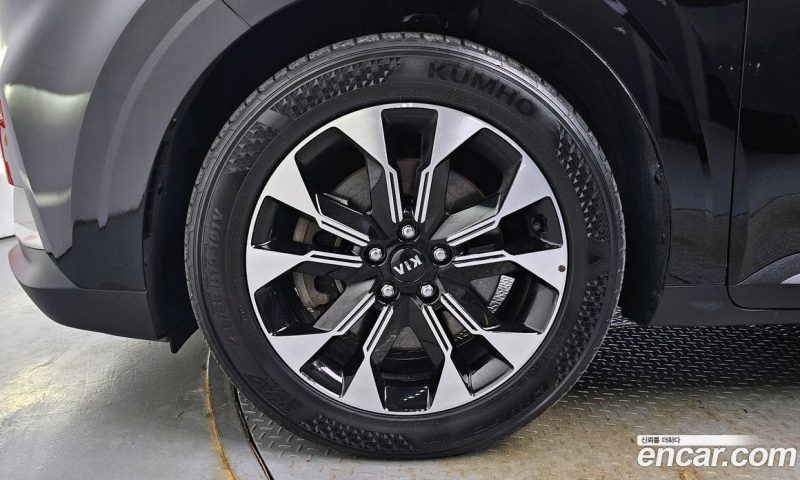 Kia Carnival 9-Seater Prestige