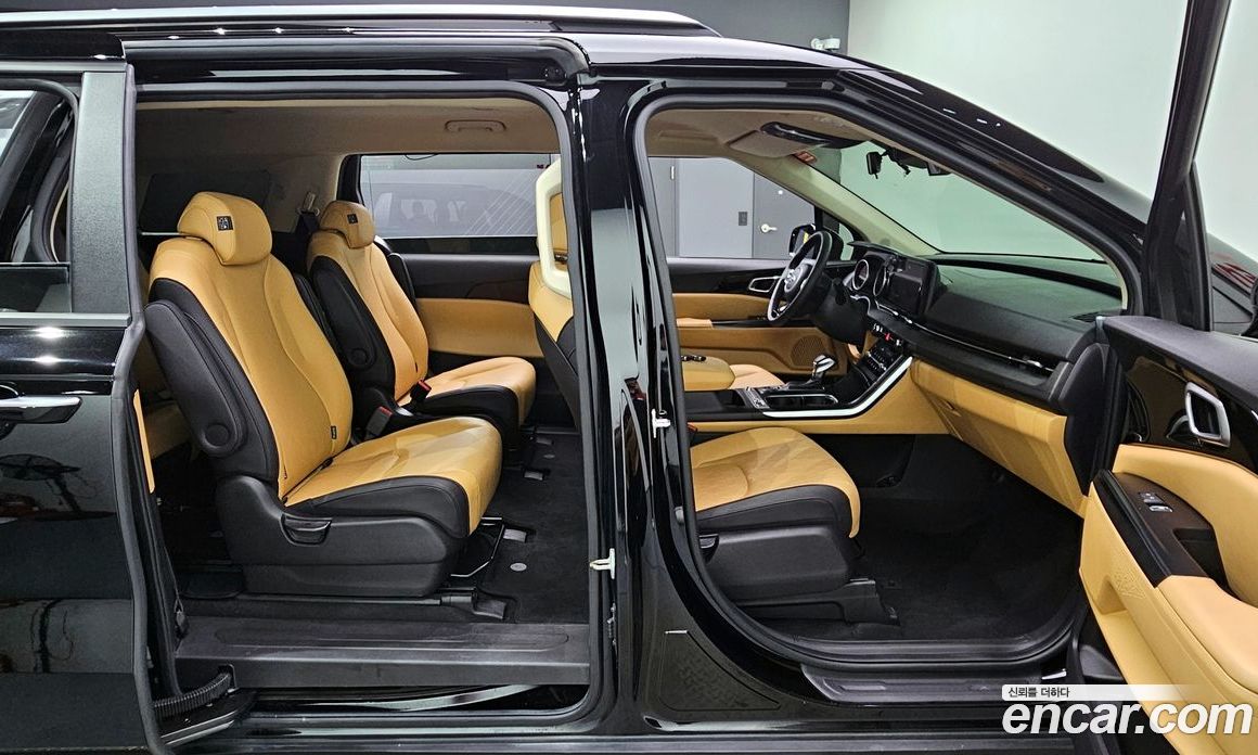 Kia Carnival 9-Seater Prestige