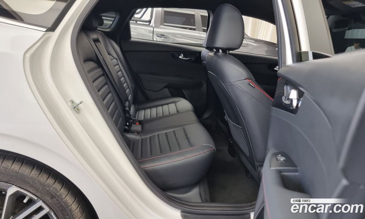 Kia K3 1.6 Turbo GT 5Door