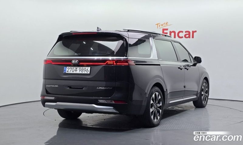 Kia Carnival 7-Seater Signature