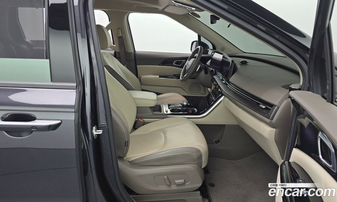 Kia Carnival 7-Seater Signature