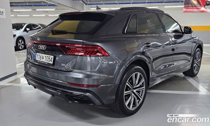 Audi Q8 55 TFSI Quattro Premium