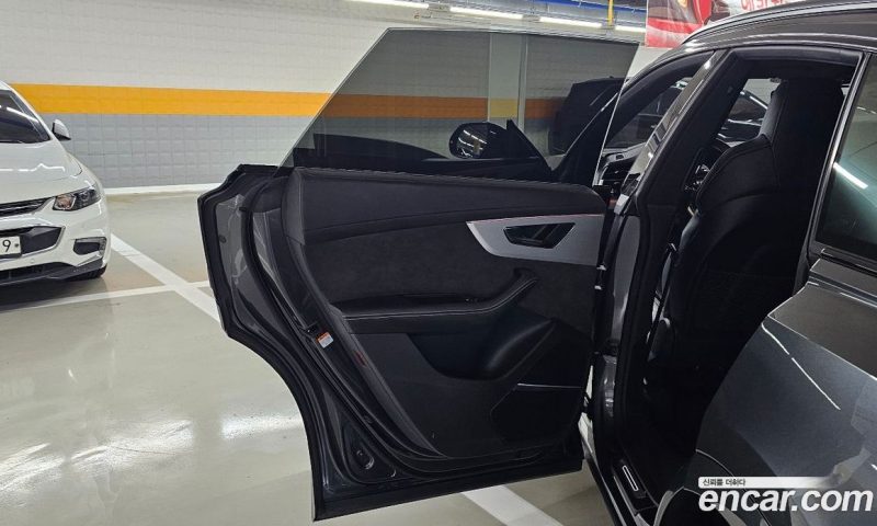Audi Q8 55 TFSI Quattro Premium