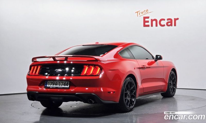 Ford Mustang Coupe
