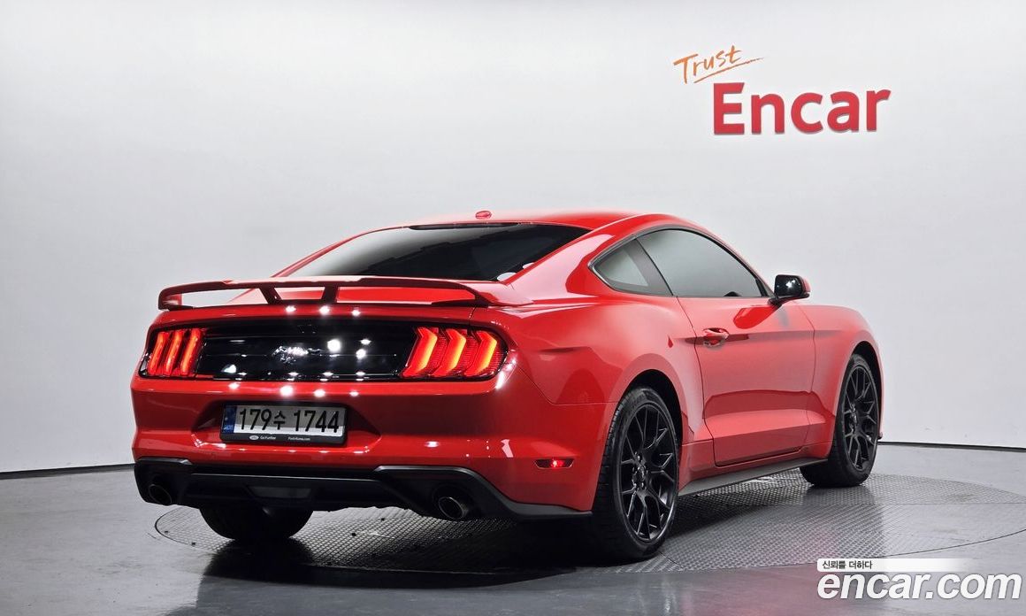 Ford Mustang Coupe