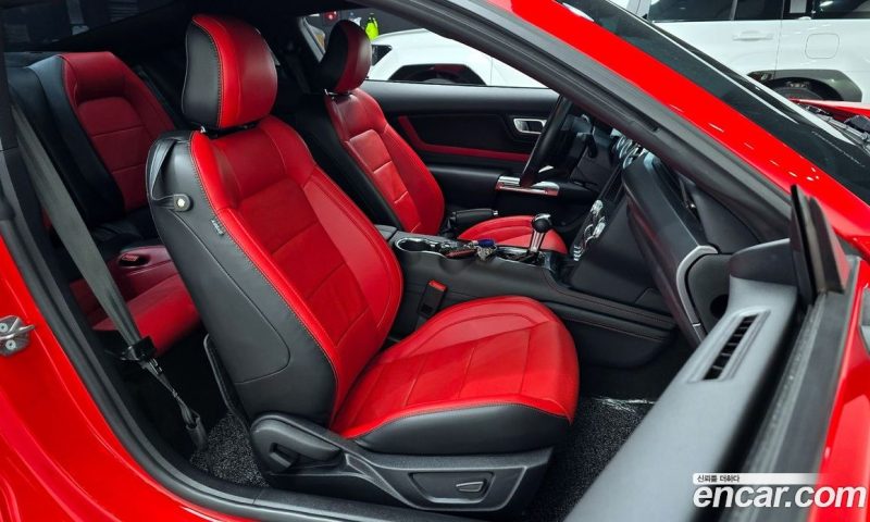 Ford Mustang Coupe