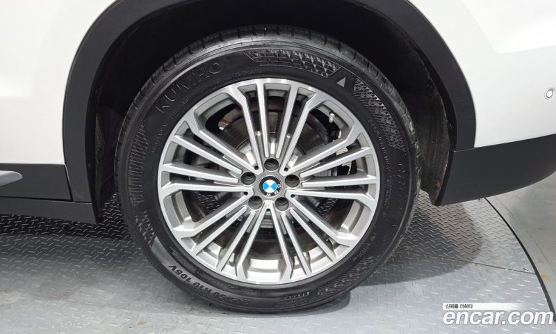 BMW X3 xDrive i20 Luxury
