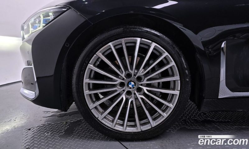 BMW 7-Series 740Li xDrive Design Pure Excellence