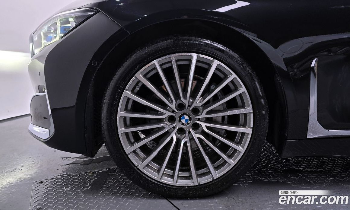 BMW 7-Series 740Li xDrive Design Pure Excellence