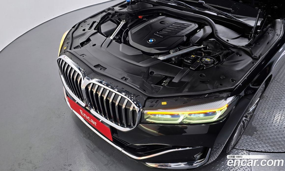 BMW 7-Series 740Li xDrive Design Pure Excellence