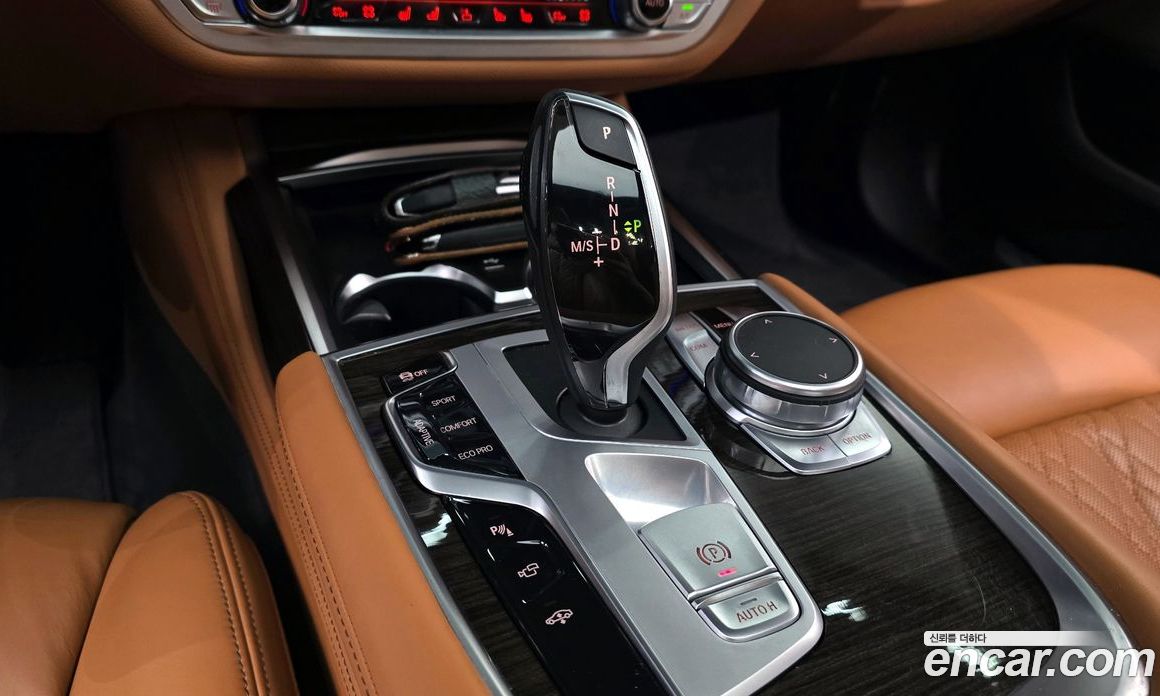 BMW 7-Series 740Li xDrive Design Pure Excellence
