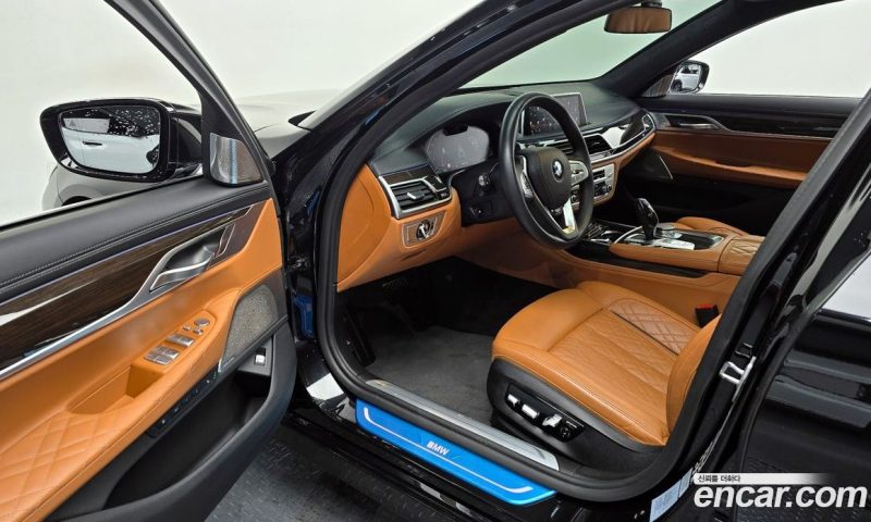 BMW 7-Series 740Li xDrive Design Pure Excellence