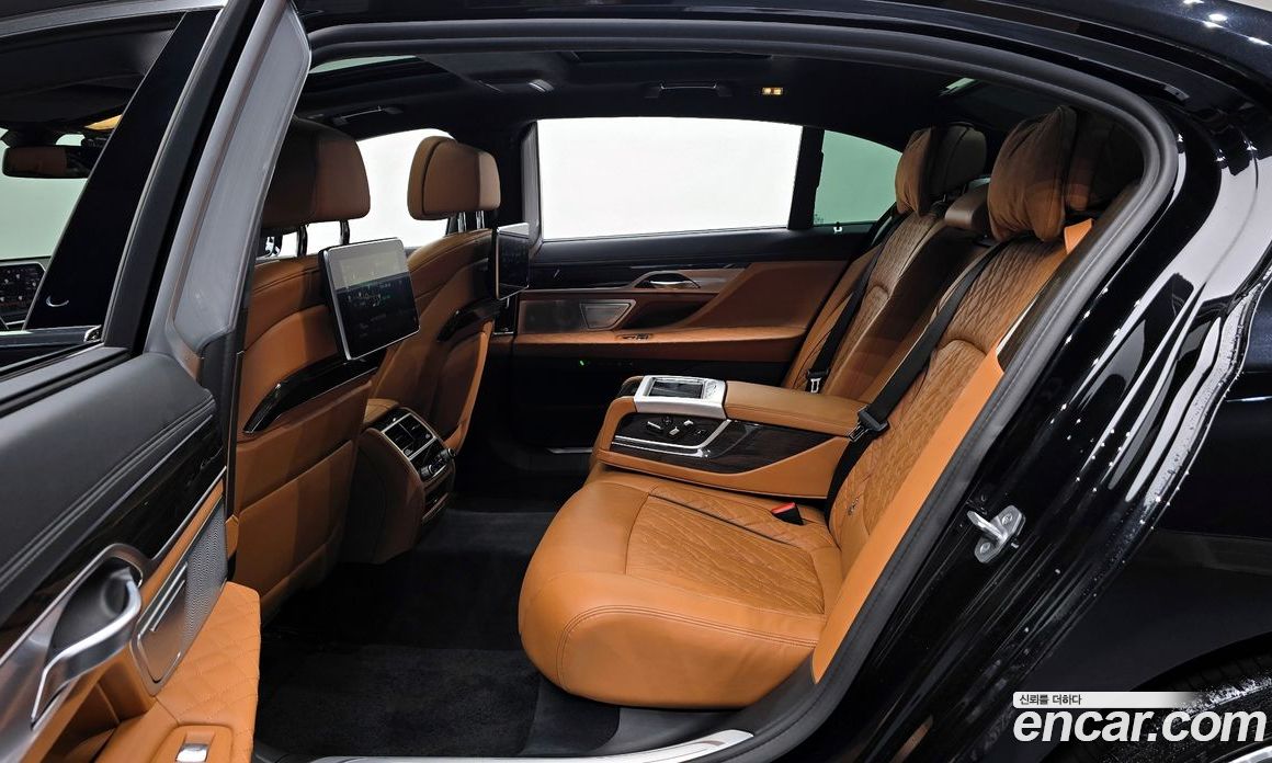 BMW 7-Series 740Li xDrive Design Pure Excellence