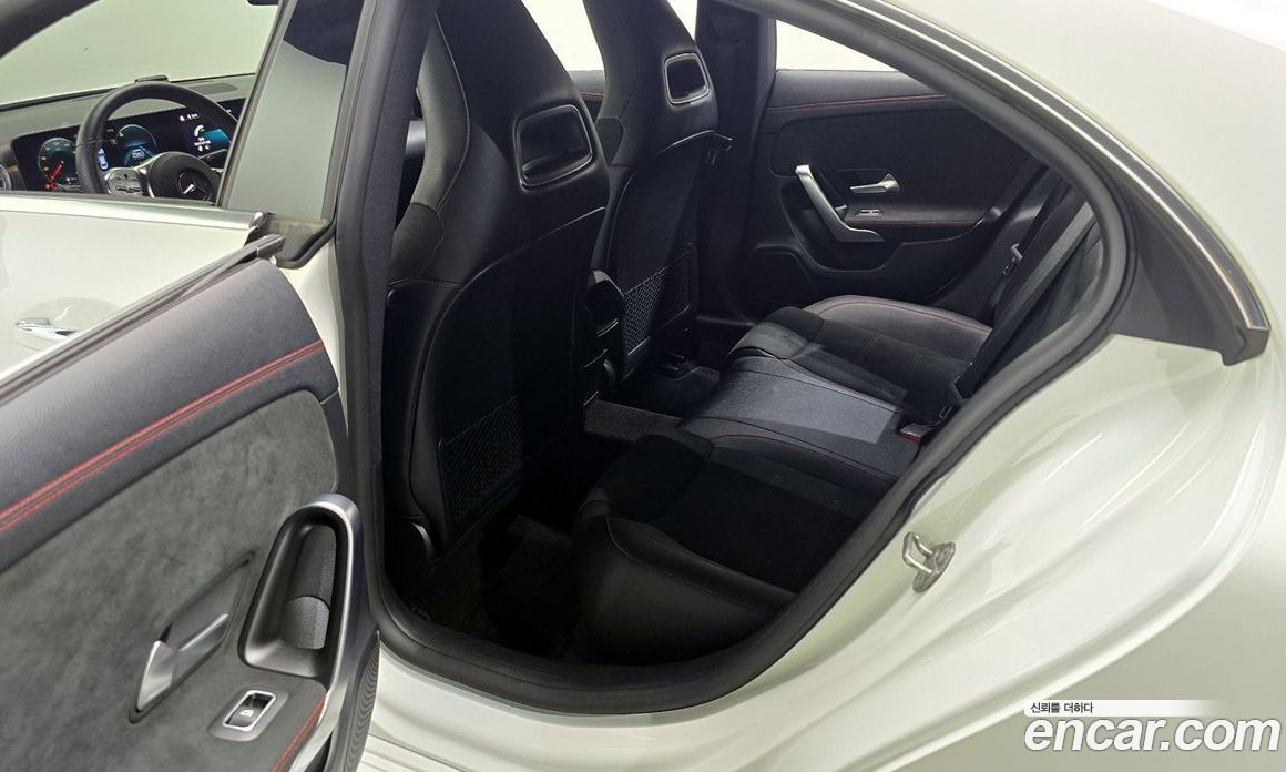 Mercedes Benz CLA-Class CLA250 4MATIC