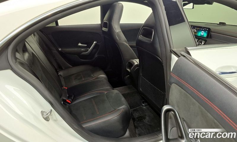 Mercedes Benz CLA-Class CLA250 4MATIC