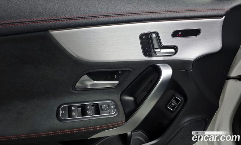 Mercedes Benz CLA-Class CLA250 4MATIC