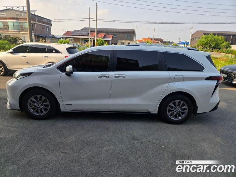 Toyota Sienna 2.5 Hybrid AWD