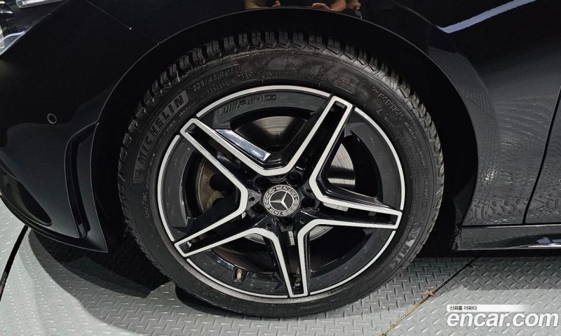 Mercedes Benz CLA-Class CLA250 4MATIC
