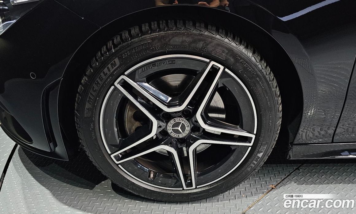Mercedes Benz CLA-Class CLA250 4MATIC