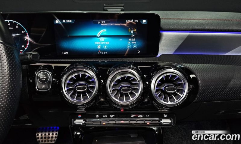 Mercedes Benz CLA-Class CLA250 4MATIC