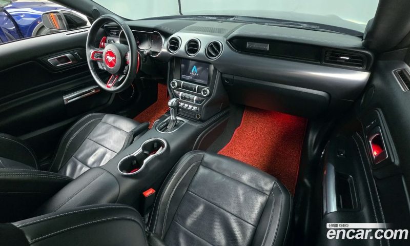 Ford Mustang Coupe