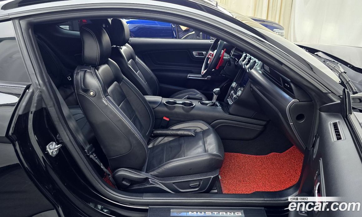Ford Mustang Coupe
