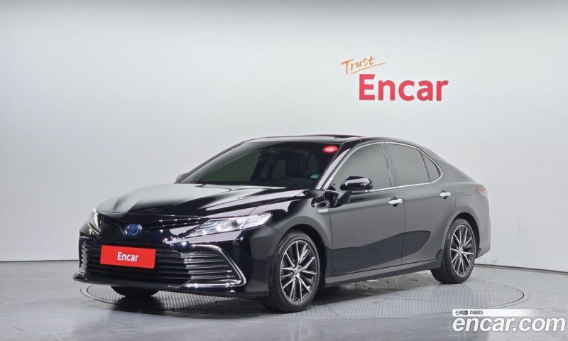 Toyota Camry 2.5 XLE Hybrid