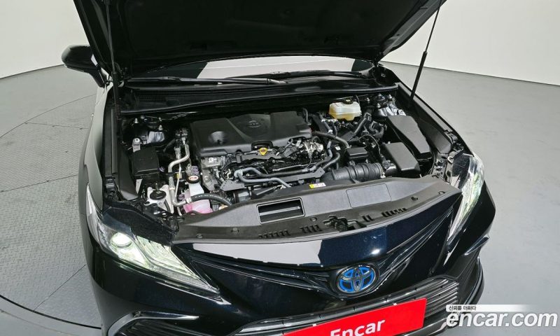 Toyota Camry 2.5 XLE Hybrid