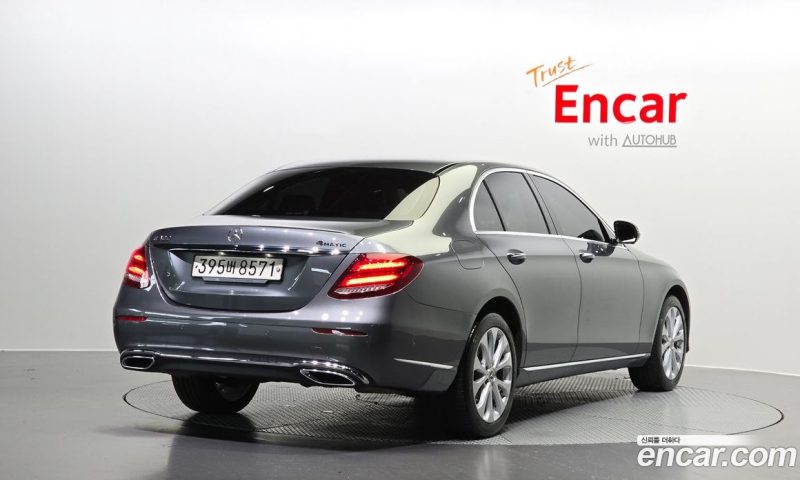 Mercedes Benz E-Class E300 4MATIC Exclusive