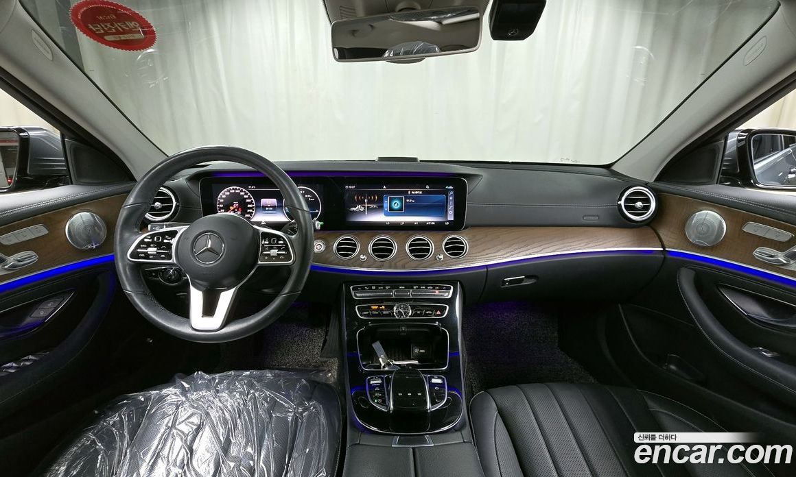 Mercedes Benz E-Class E300 4MATIC Exclusive