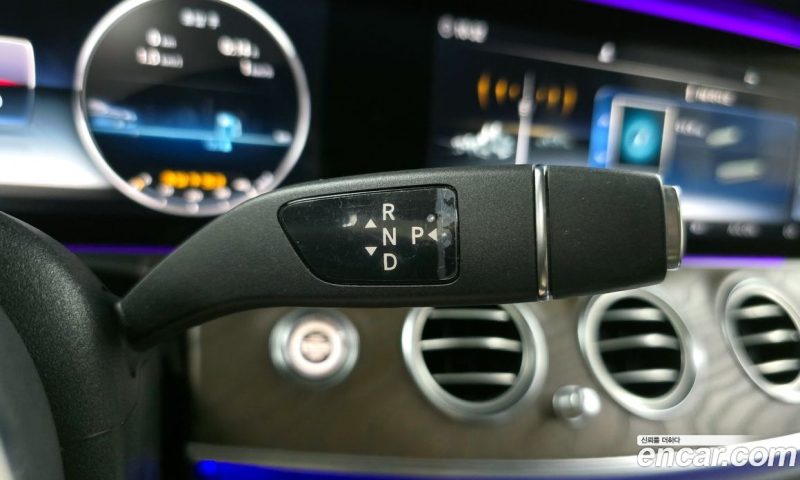 Mercedes Benz E-Class E300 4MATIC Exclusive