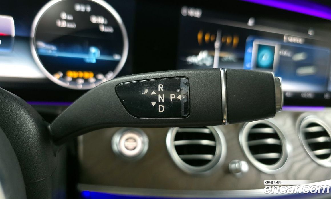 Mercedes Benz E-Class E300 4MATIC Exclusive
